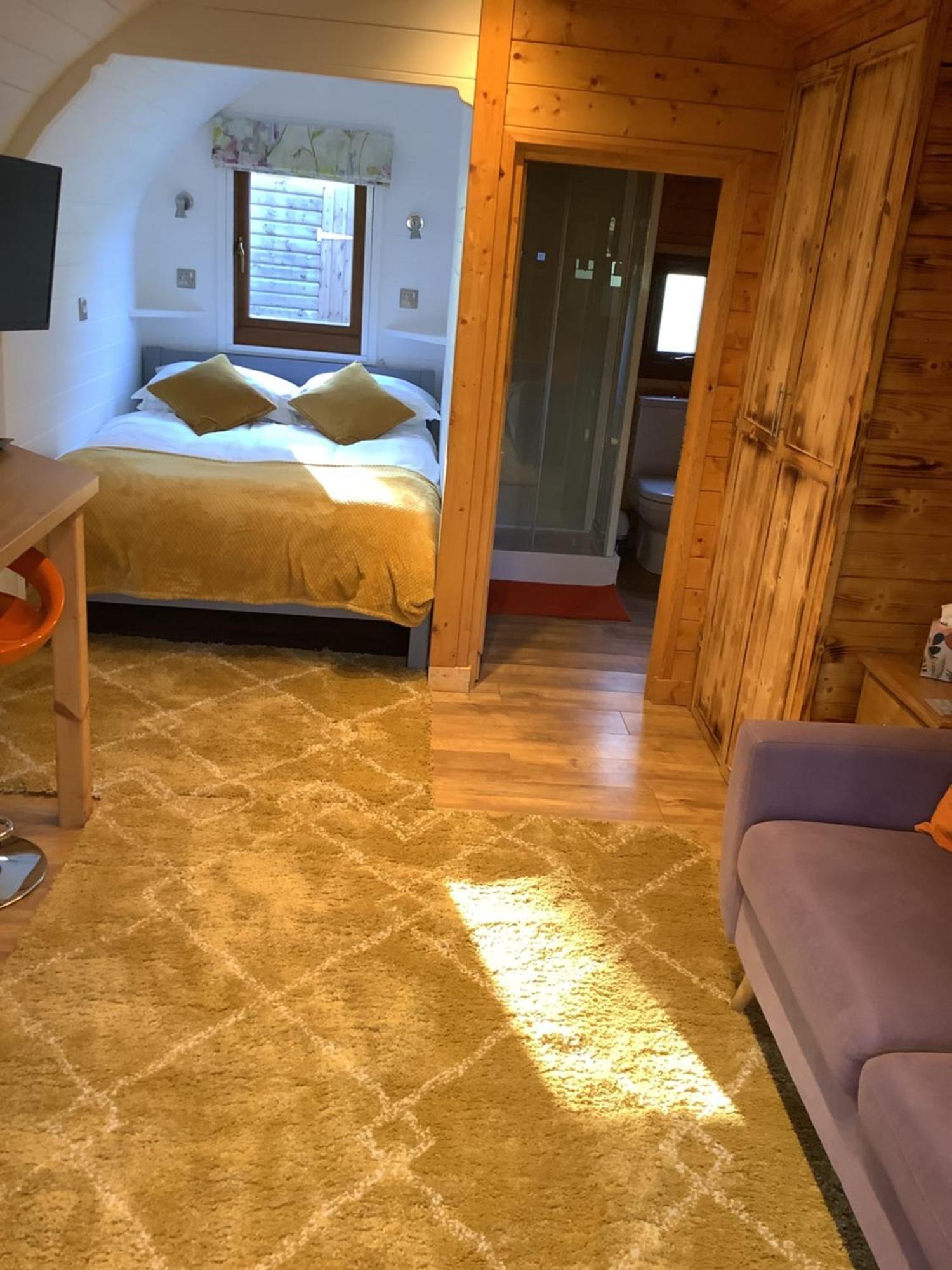 Hotel Little London Bed & Breakfast And Glamping Pod Abercraf Exterior foto