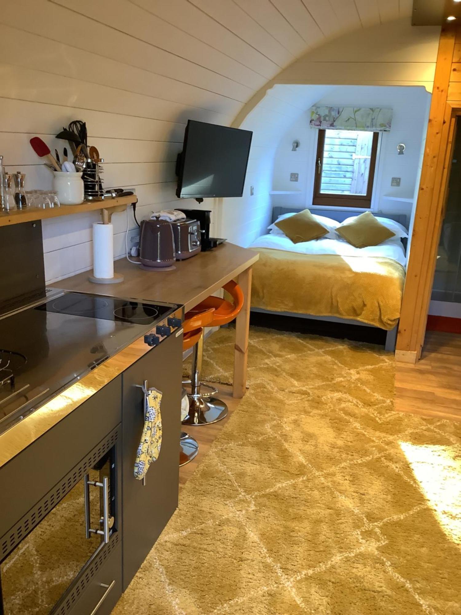 Hotel Little London Bed & Breakfast And Glamping Pod Abercraf Exterior foto